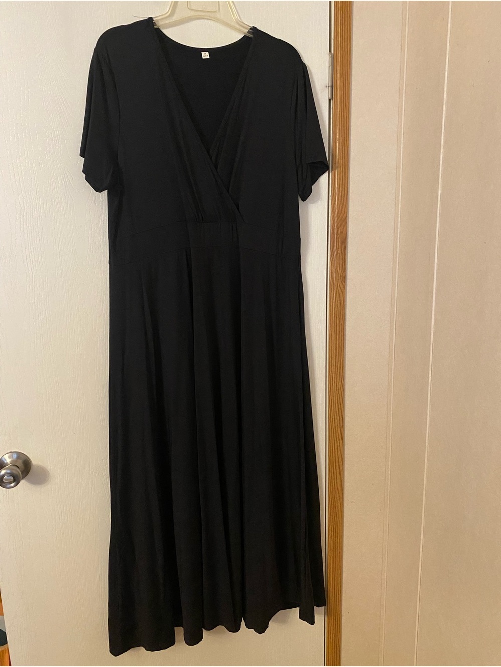 POSESHE Classic Black V-Neck Women’s Maxi Dress 2X
